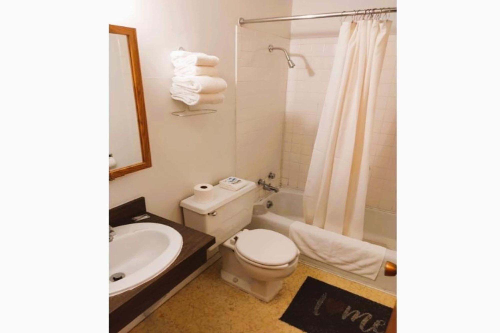Love Hotels Voyageur By Oyo At International Falls Mn Екстериор снимка